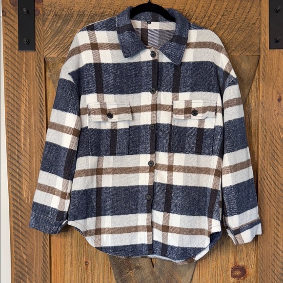 Medium Weight Plaid Flannel Shacket 💯 polyester - Picture 2 of 9